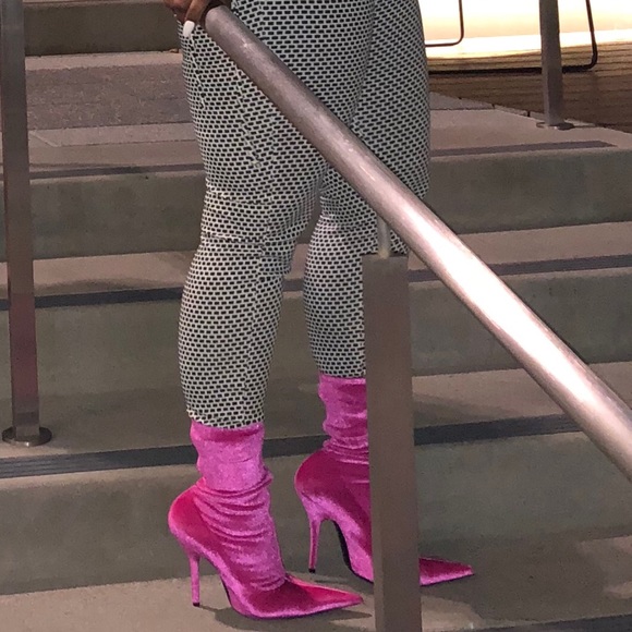 Balenciaga sock boots SHARE THIS LISTING - Picture 3 of 4